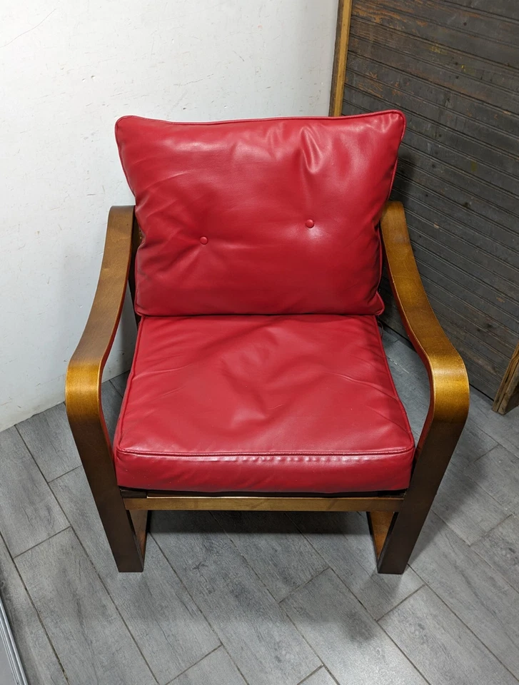 Sillón bajo vintage moderno de mediados de siglo con brazo de madera curvada escultural vinilo rojo Foto 4 de 4