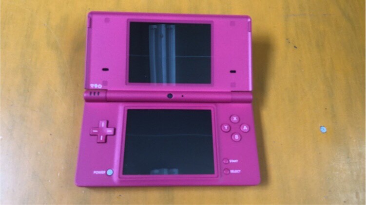 DSiです！ Amazon.com: Nintendo DSi Pink Japanese Ver. (Works only