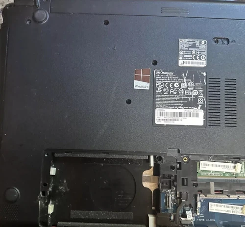 Gateway NE52204u Portatile AMD A4-5000 1.5GHz No HDD No Memoria Non Funzionante - Foto 8 di 8