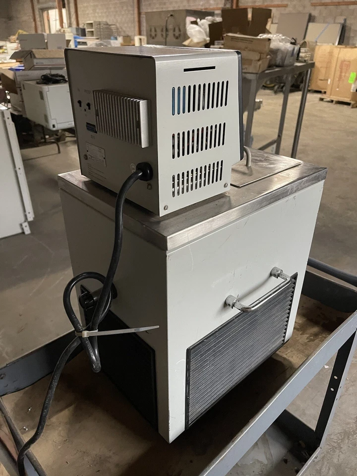 MGW LAUDA RCS6 Refrigerated Heated Recirculating Water Bath - Image 4 of 4