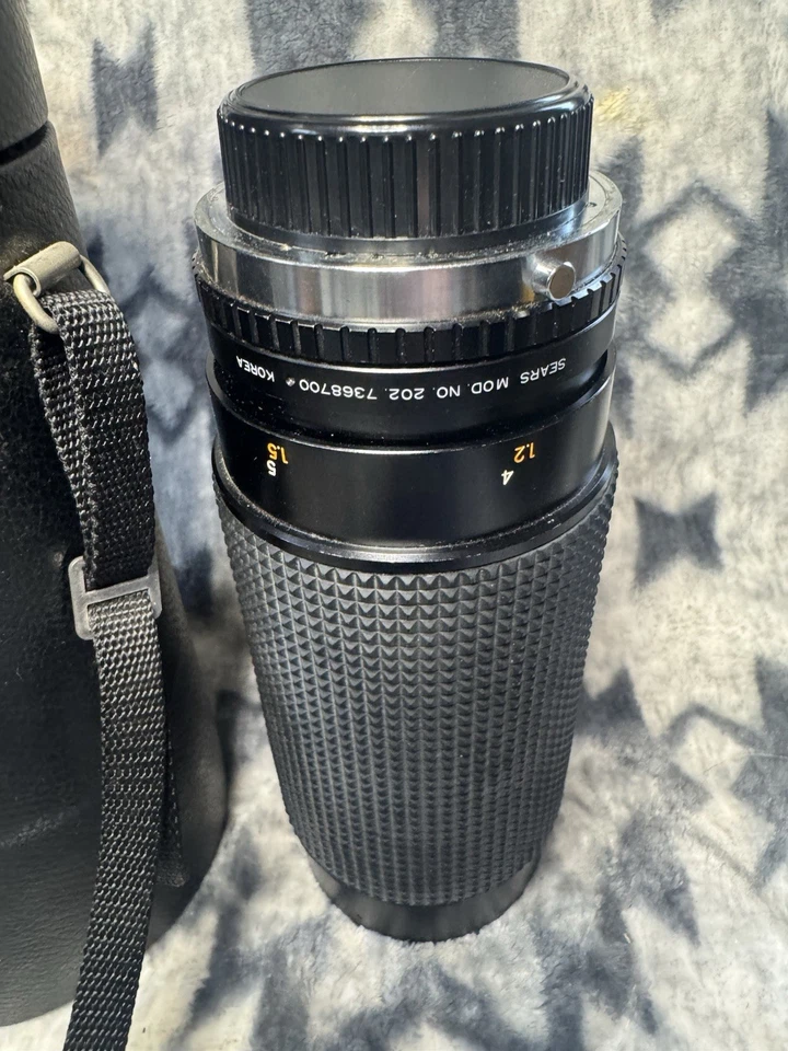 Sears f=60-300mm 1:4.0-5.6 Macro Zoom Multi Coated Camera Lens Model 202 - Image 2 of 4