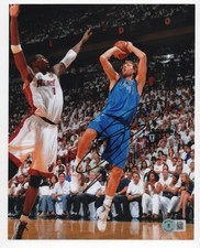 Dirk Nowitzki Autographs Cards and Photos for Panini 9