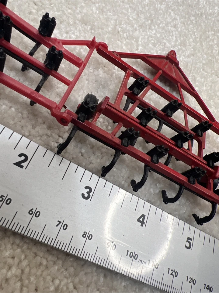 Ertl 1/64 Case IH Minimum Tillage Plow Red Loose  - Image 3 of 4