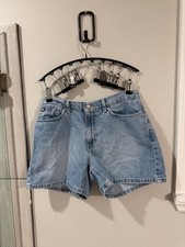 Tommy Hilfiger Jeans Women s Denim Shorts Light Wash Blue Size 8 Pockets Button