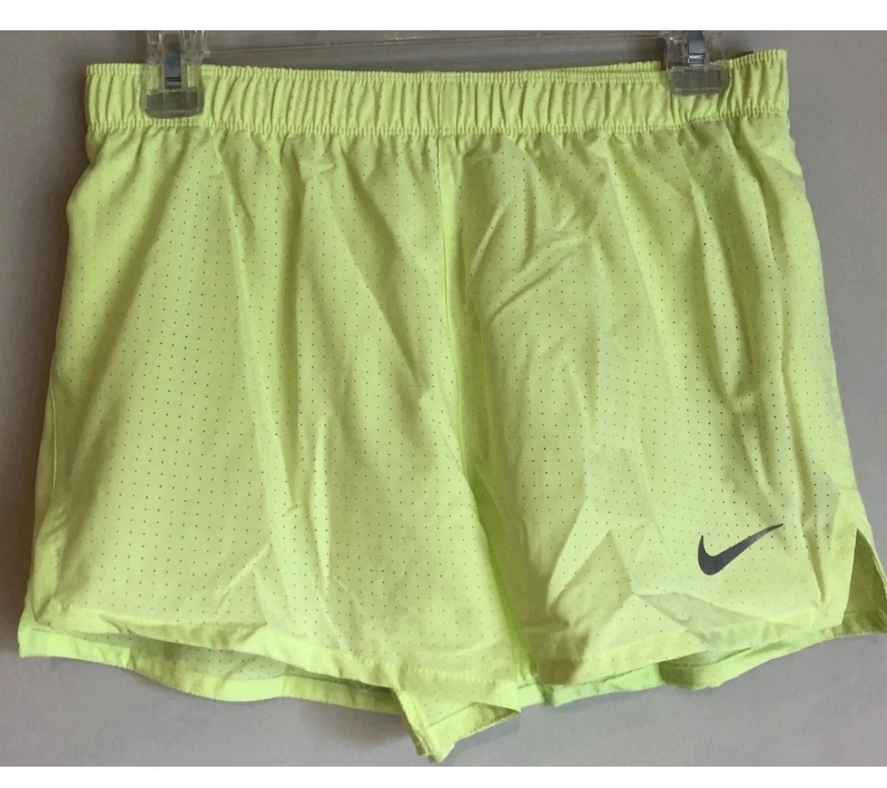 Nike Fast Dri-Fit 3” Lined Yellow Men’s Running Shorts FN3355-736 Sz Small $45
Opens in a new window