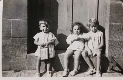 3 Kids Sitting 1930's Beautiful Photo Vintage France Game Snapshot
