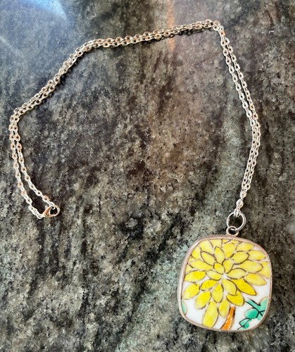 Pottery Shard Japanese Pendant On a Silver Rolo Chain - Afbeelding 2 van 8