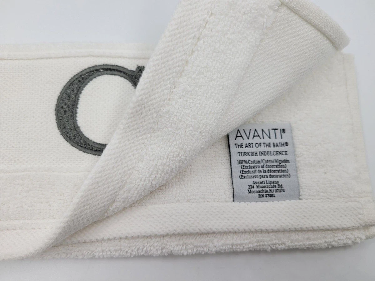 Avanti monogram online fingertip towels