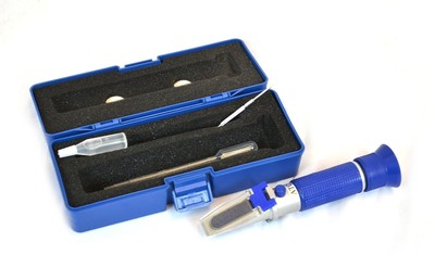 Hand Held Refractometer, Brix: 0-32%, ATC