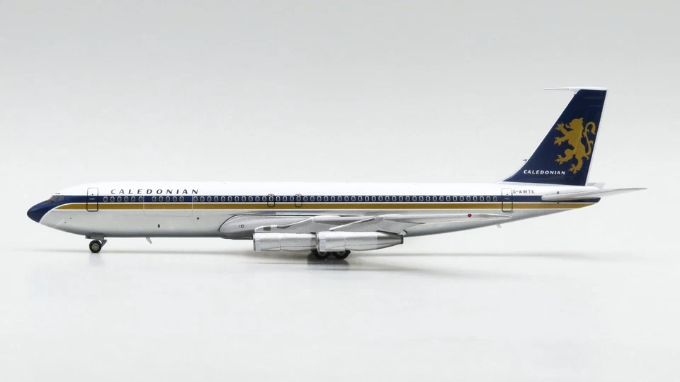 Boeing B707-300 Caledonian Airways G-AWTK volo 1:200 - Immagine 2 di 4
