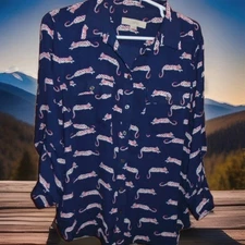 LOFT WOMANS ANIMAL DESIGN LONGSLEEVE BUTTON SHIRT SIZE LARGE