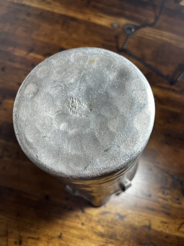 Vintage Everlast Metal Products Corp. Hand Forged Aluminum Water Pitcher ~8.5" - 第 7/8 張圖片