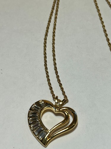 Avon Golds Heart Pendant Simulated Diamonds Necklace Chain 18" - Picture 6 of 10