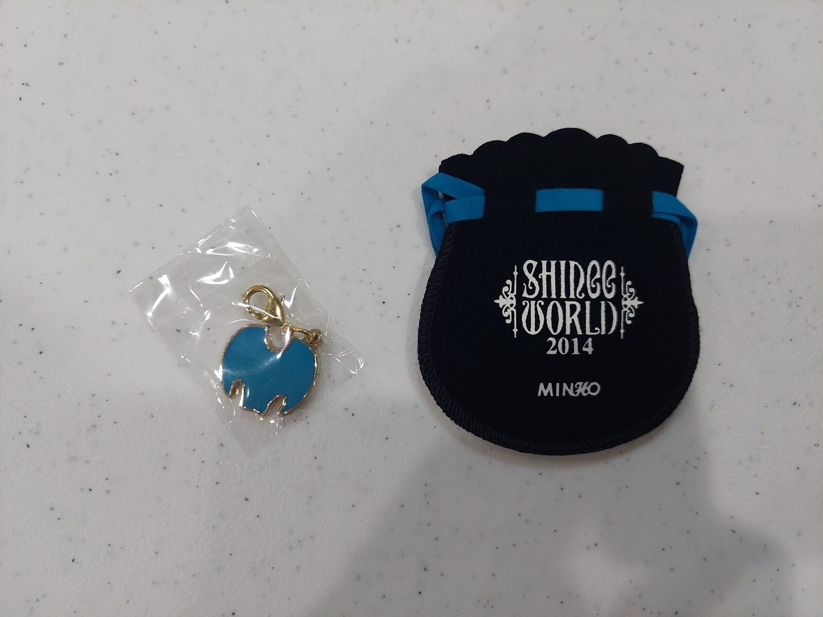 SHINee ミノ　キーリング　ホイッスル　トレカ付MINHO ソロコングッズ SHINee ミノホイッスルキーリングトレカ付き