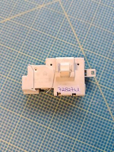 Miele T 8861 WP Trockner Verriegelung Tür Türverriegelung M.Nr  7282741 07282741