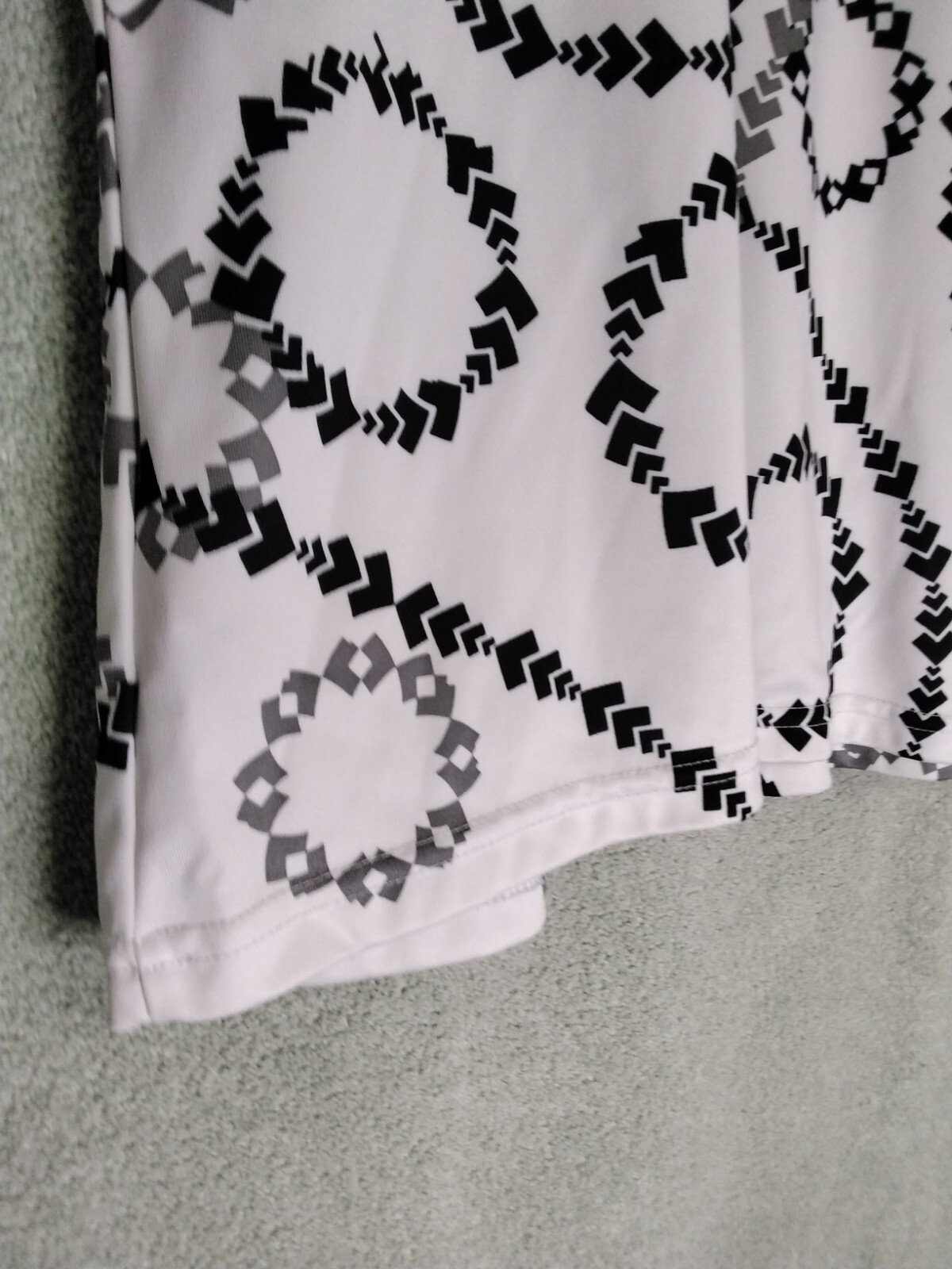 Izod Golf Classix Polo Shirt Cool FX Womens Size S White Geometric Sleeveless