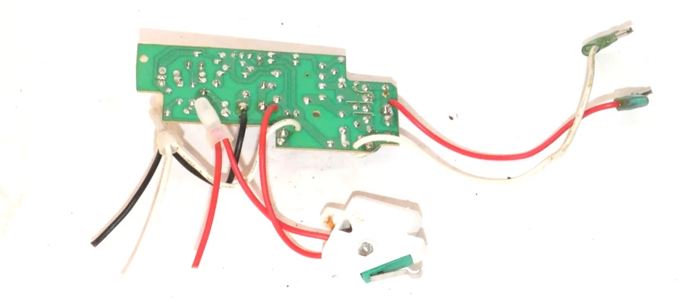 PIEZA DE FABRICANTE ORIGINAL PARA PLACA DE CIRCUITO SHARK NV501 E INTERRUPTOR TIBURÓN BOQUILLA DE PISO MOTORIZADA Foto 2 de 4