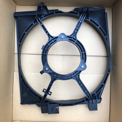 Mazda 323 (1998-2003) Radiator Fan Surround Cowling ZM05-15-210A - 第 1/4 張圖片
