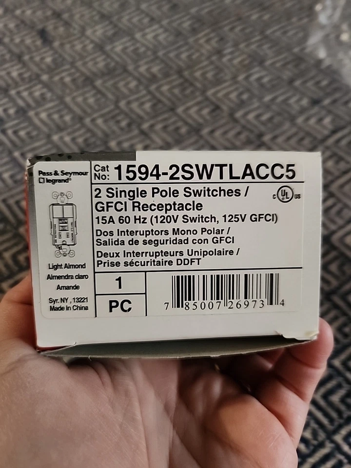 Legrand Pass & Seymour Gfci Outlet Combo/switch Double Interrupteur 125V 120V  - Image 3 of 4