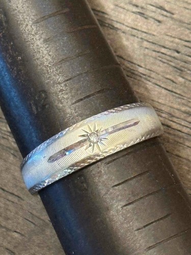 14 KT White Gold & Diamond Men's Wedding Band Size 12.5 Starburst Design 5.85gr