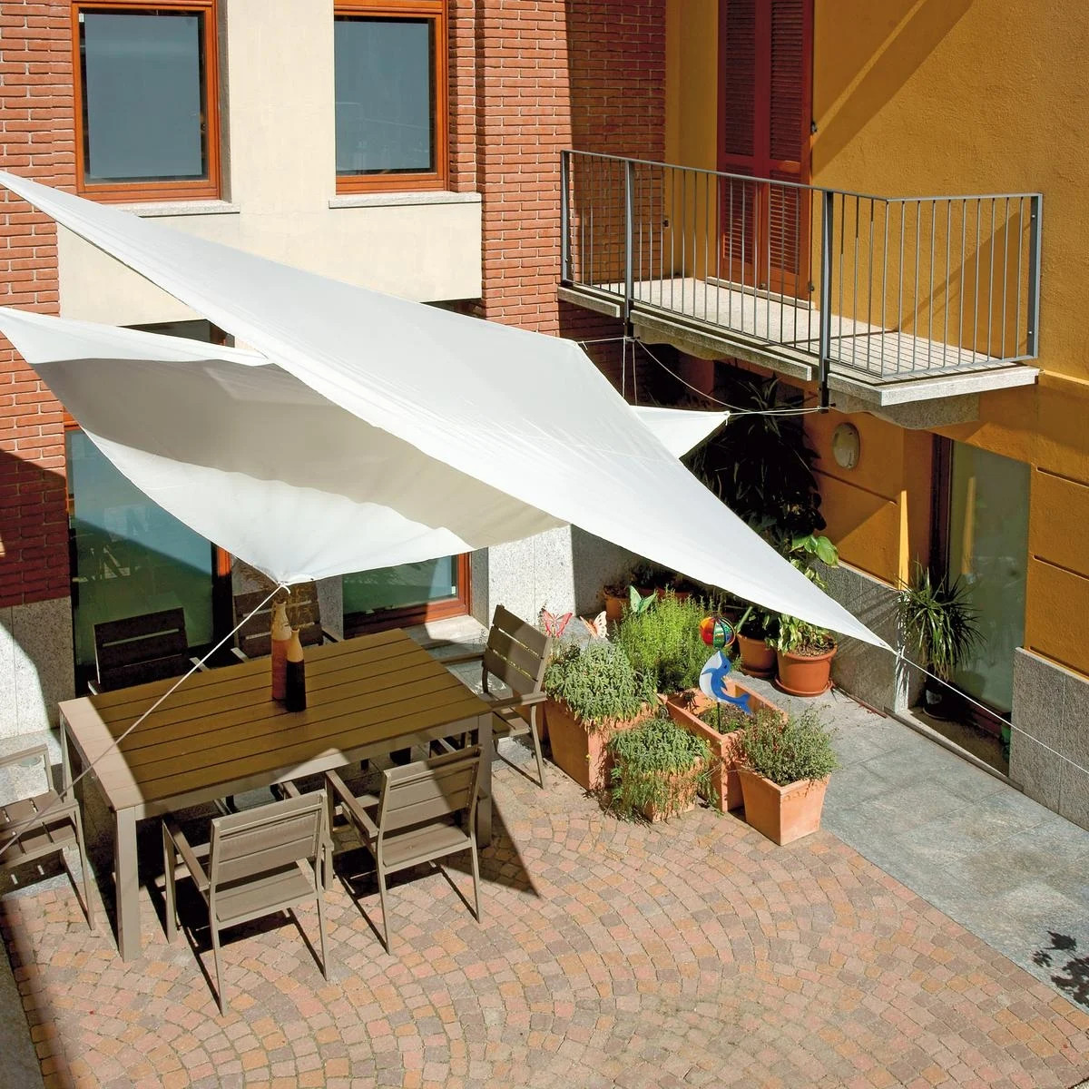 Voile d'ombrage triangulaire terrasse 5x5x5m Solar blanc crème