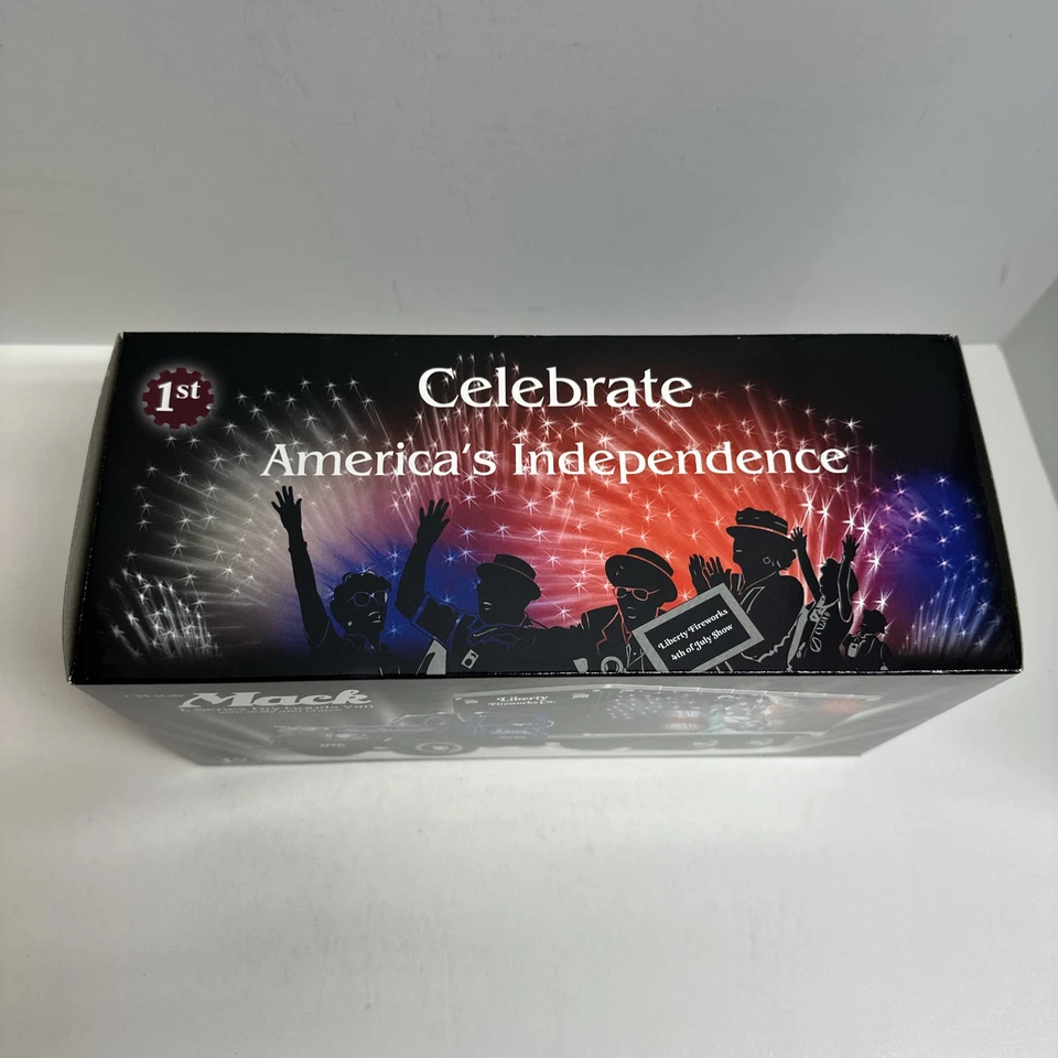 FIRST GEAR 19-3248 MACK SERIE L LIBERTY FUEGOS ARTIFICIALES ARTÍCULOS SECOS FURGONETA 1/34 BANDERA DE EE. UU. Foto 2 de 4