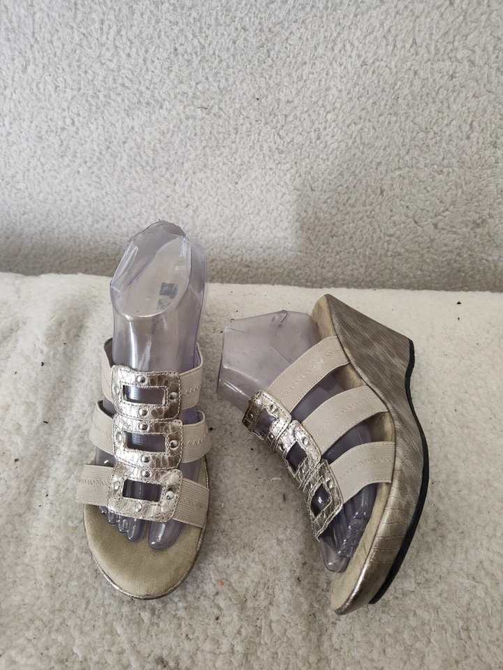 Sandálias femininas White Mountain 8,5M bege malha cunha chinelo conforto sapatos de verão - Imagem 4 de 4