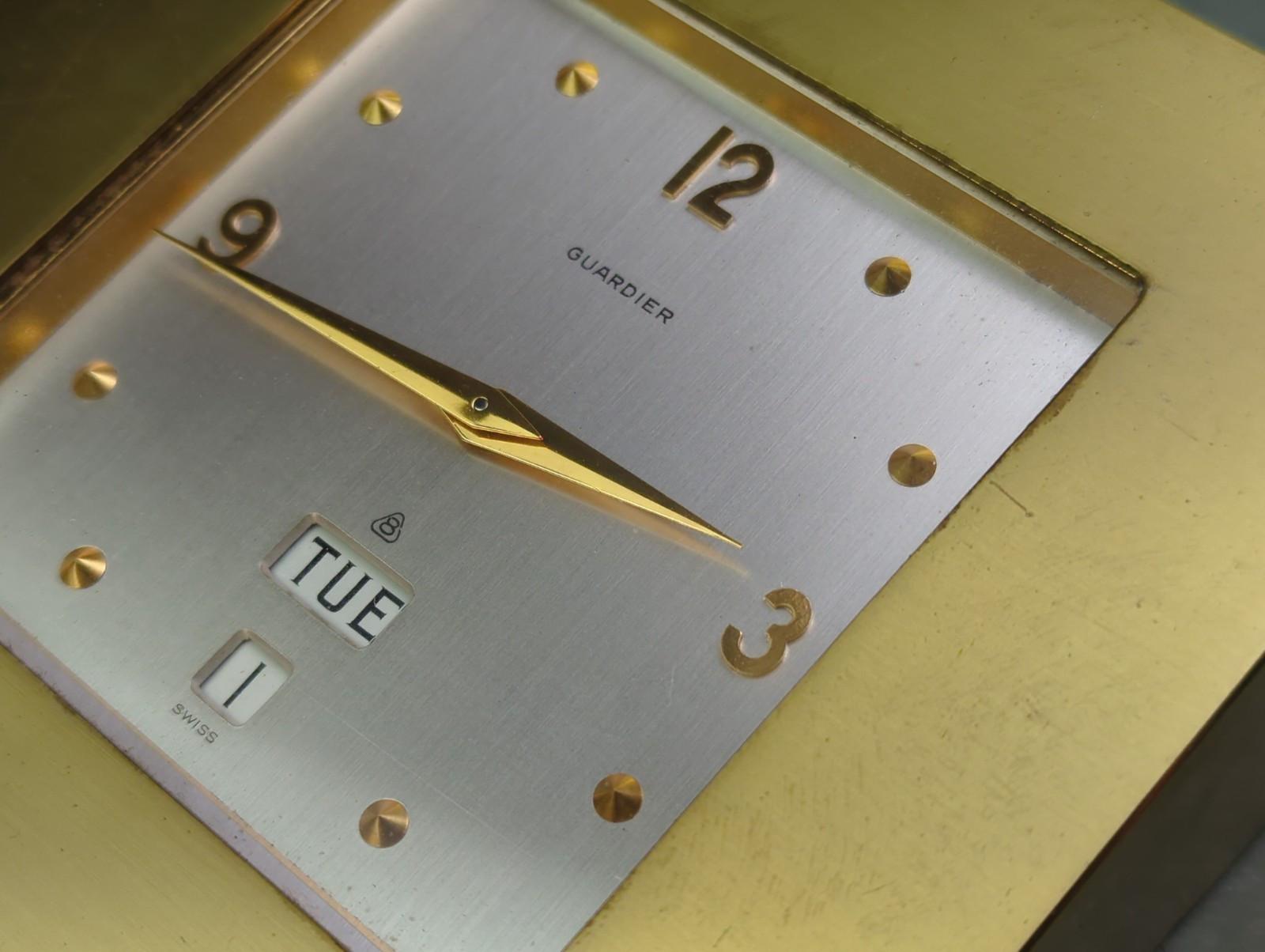 Vintage Guardier 15 Jewel Swiss Calendar Day Date Desk Clock - Parts/Repair