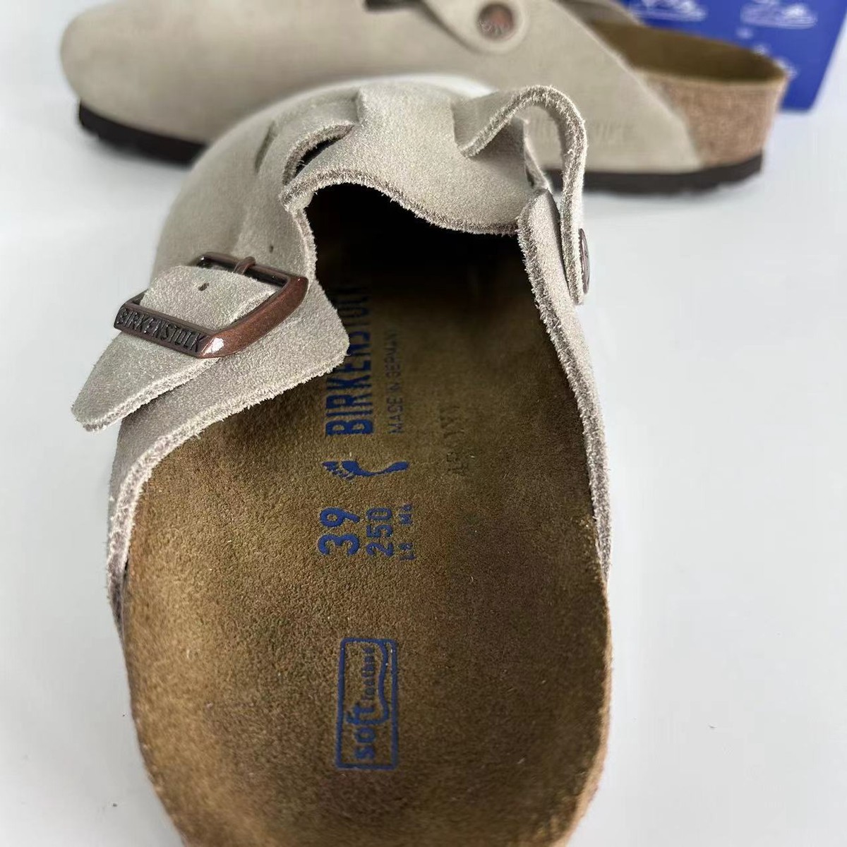 美品！BIRKENSTOCK BOSTON TAUPE39 BIRKENSTOCK BOSTON SOFT FOOTBED TAUPE - ADULTS - Lamey