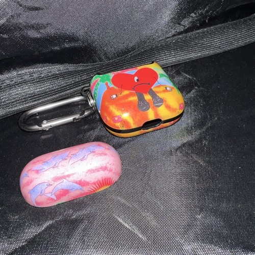 AirPod Heart Plastic Case - Photo 3 sur 3