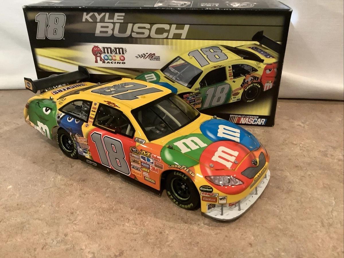 Preços baixos em Carros de corrida Kyle Busch Toyota de metal