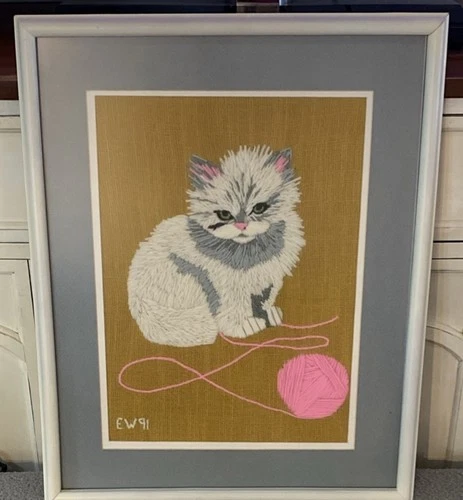 Vintage Kitty Cat White Crewel Yarn Framed 18”x21” Lovely 1991