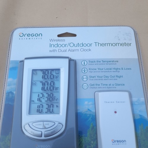Oregon Scientific RAR188 Wireless Indoor Outdoor Thermometer Dual Alarm Clock - Picture 2 of 9