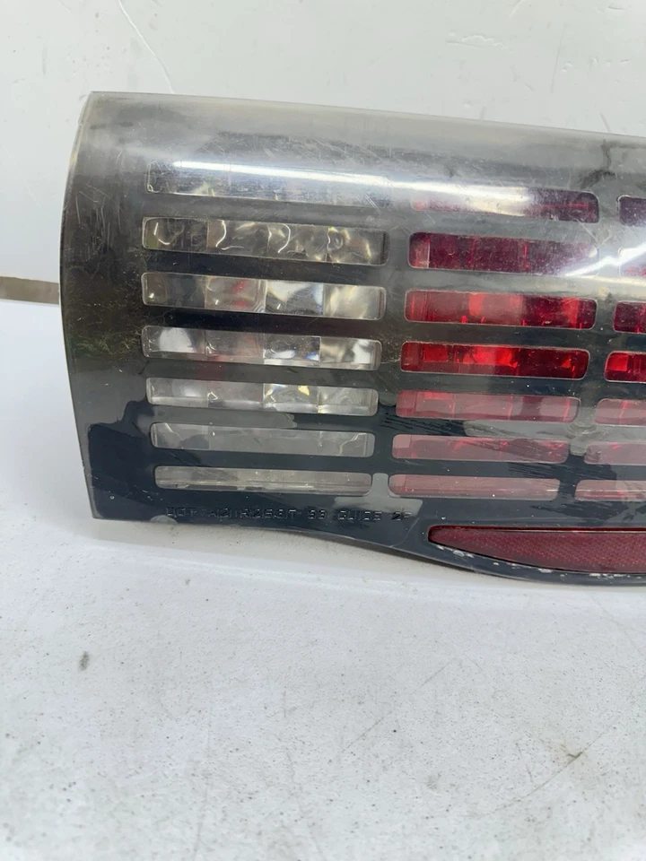 1993-1997 PONTIAC TRANS AM FIREBIRD LANTERNA TRASEIRA LADO DIREITO DO PASSAGEIRO LÂMPADA RH S8 - Imagem 2 de 4