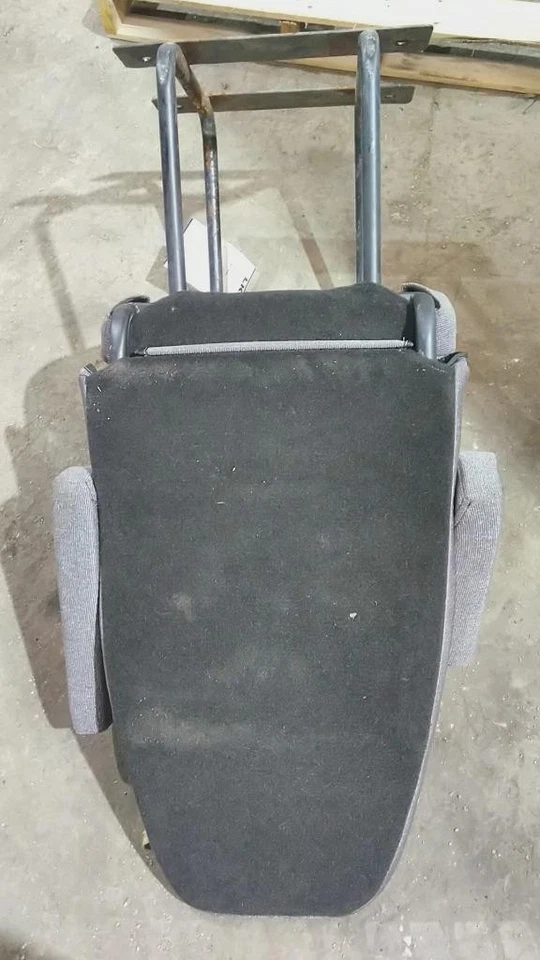 INTERNATIONAL LT SEAT FRONT Right 3835964 - Image 4 of 4