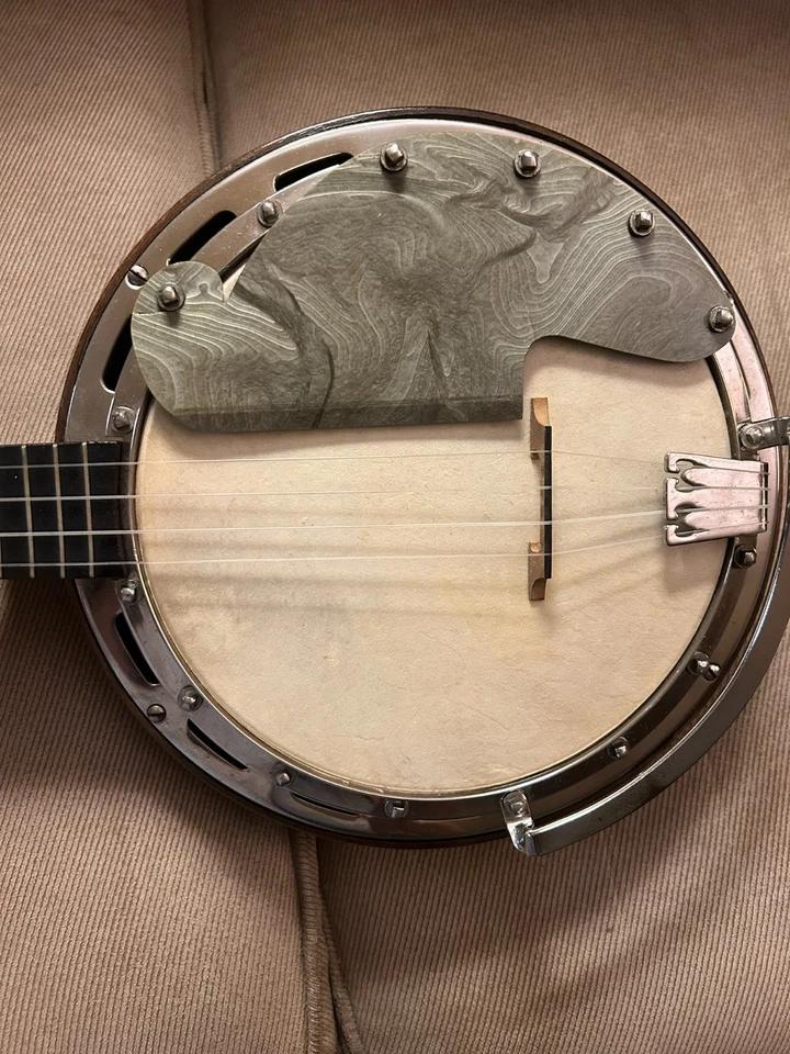 Ludwig Wendell Hall Banjo Uke (Estilo 2) - Hermoso arce y caoba Foto 3 de 4