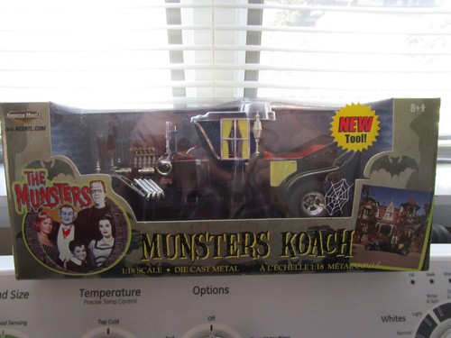 THE MUNSTERS KOACH 1:18 SCALE DIE CAST ERTL AMERICAN MUSCLE NEW IN BOX NEW TOOL! - Picture 1 of 4