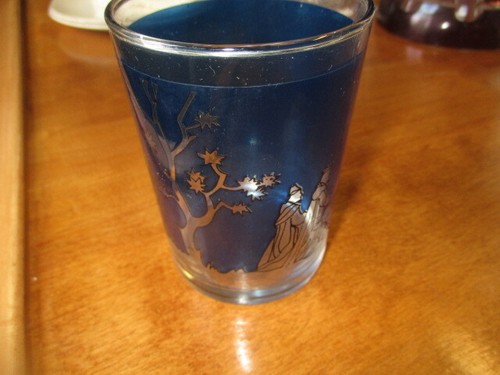 Vintage einzelne blaue Krippenszene 3 3/4" hoch Glas Kerzenglashalter? Schön! - Bild 3 von 9