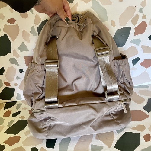 BEYOND YOGA Convertible Gym Bag Backpack Tan Back Pack / Shoe Carrying Case