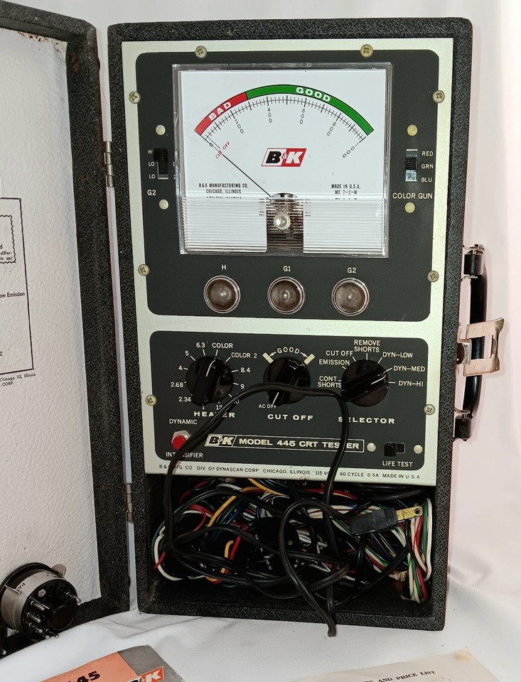 B&K CRT Model 445 Cathode Rejuvenator Picture Tube Tester Powers Up