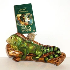 OLD WORLD CHRISTMAS - IGUANA LIZARD ON LOG - BLOWN GLASS ORNAMENT NEW 12540