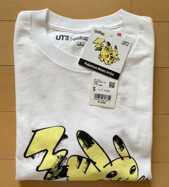 uniqlo pokemon pikachu