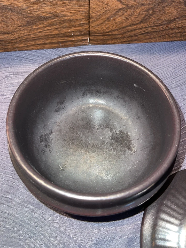 Tazón de piedra coreano olla caliente chisporroteante para bibimbap y sopa grande, con tapa de cerámica Foto 4 de 4