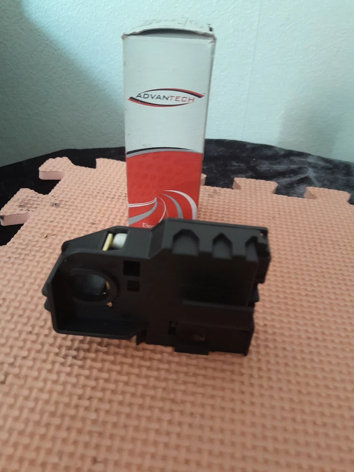 ADVANTECH 3C2 GM STOPLIGHT SWITCH - Image 2 of 4