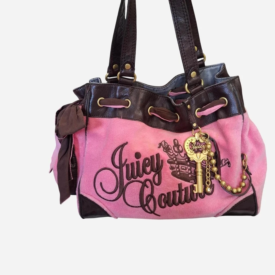 Rare Bubblegum Pink Vintage Juicy Couture Daydreamer With Key Charm 2010 - Bild 1 von 4