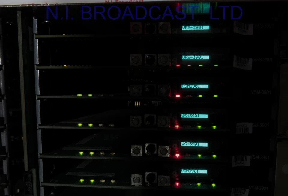 Harris Leitch NEO frame with 8x SDI monitor DAs, 4x SDI syncs 2x power supplies - Image 3 of 4