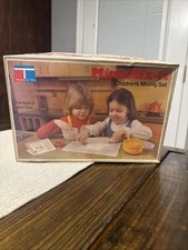 Vintage 1979 TUPPERWARE Toys Mini Mix It Childrens Mixing Set In ORIGINAL Bx New