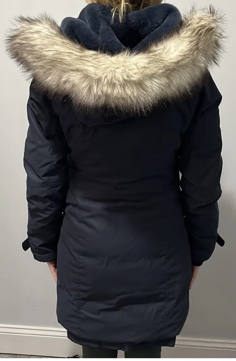 Summit hotsell parka aritzia