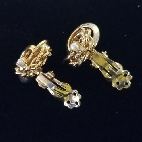 Knot Brooch Clip Earrings Set Faux Pearl Gold Plated Intertwining Chain VTG - Picture 6 of 7