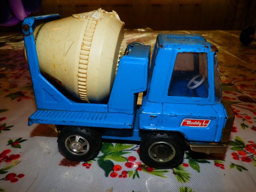 BUDDY L CEMENT MIXER TRUCK PRESSED STEEL TOY 1960s IN BLUE - Picture 5 of 6